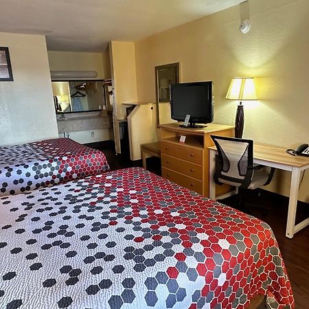 Econo Lodge Christiansburg-Blacksburg I-81 Экстерьер фото
