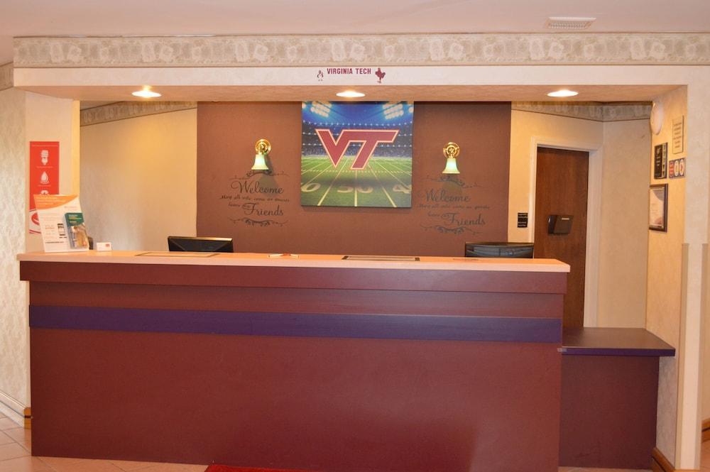 Econo Lodge Christiansburg-Blacksburg I-81 Экстерьер фото