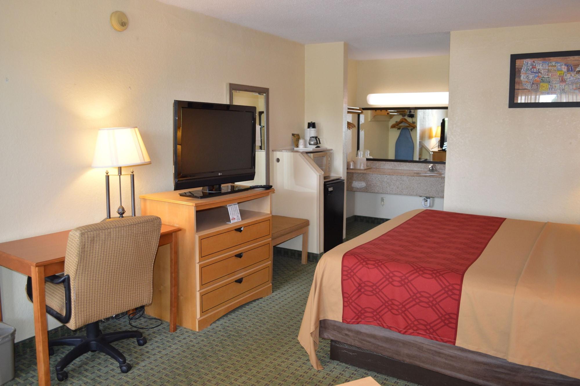 Econo Lodge Christiansburg-Blacksburg I-81 Экстерьер фото