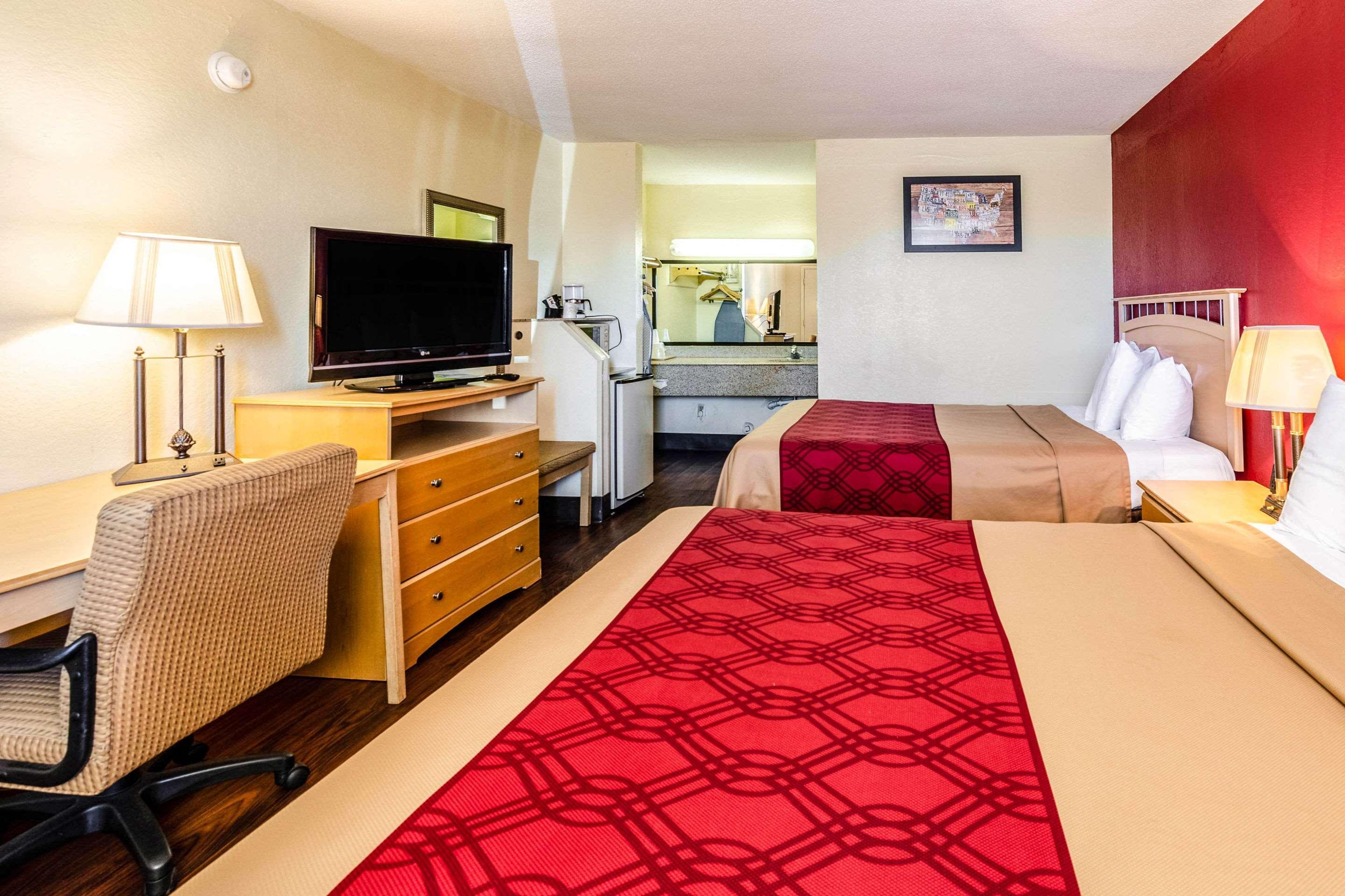 Econo Lodge Christiansburg-Blacksburg I-81 Экстерьер фото