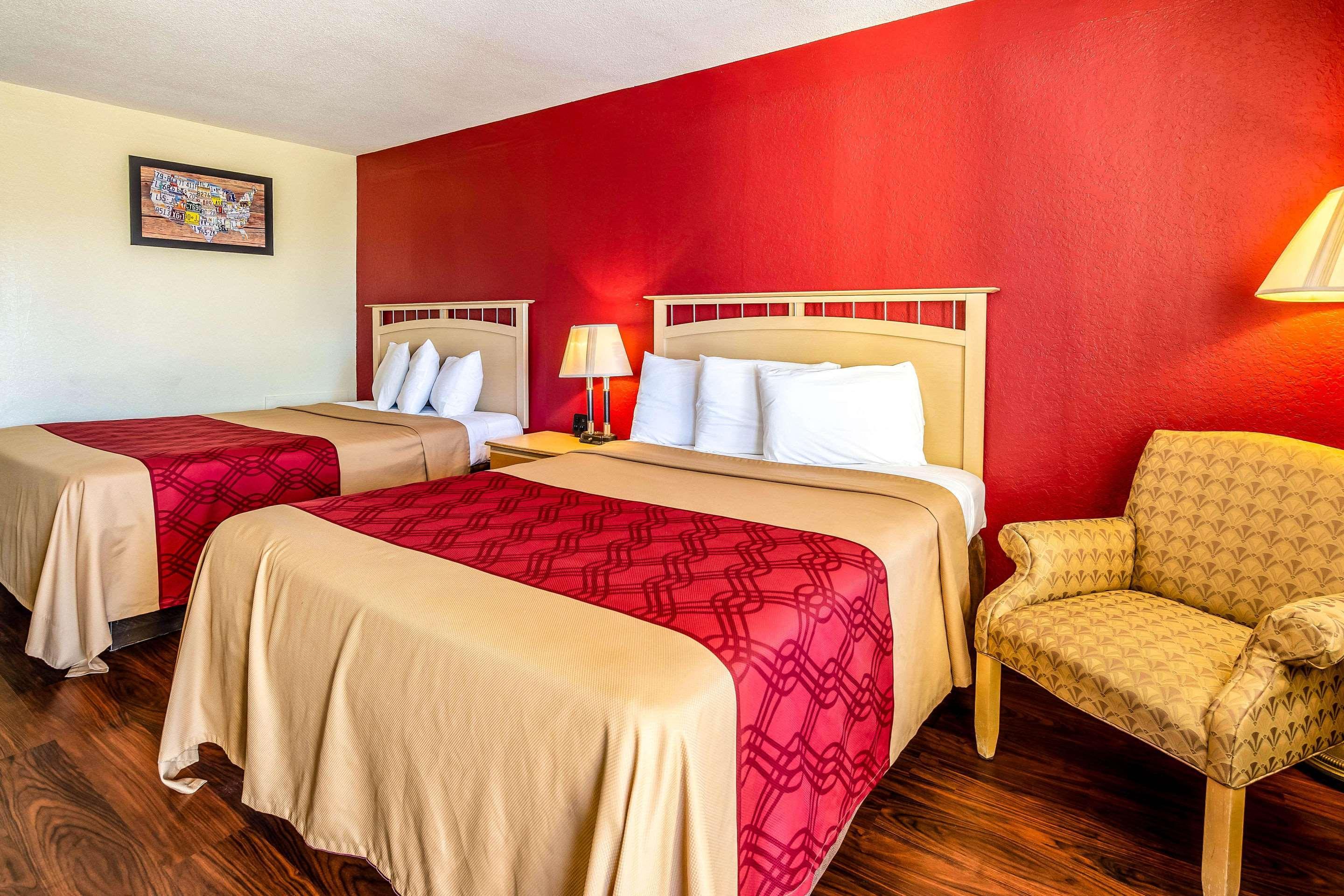 Econo Lodge Christiansburg-Blacksburg I-81 Экстерьер фото
