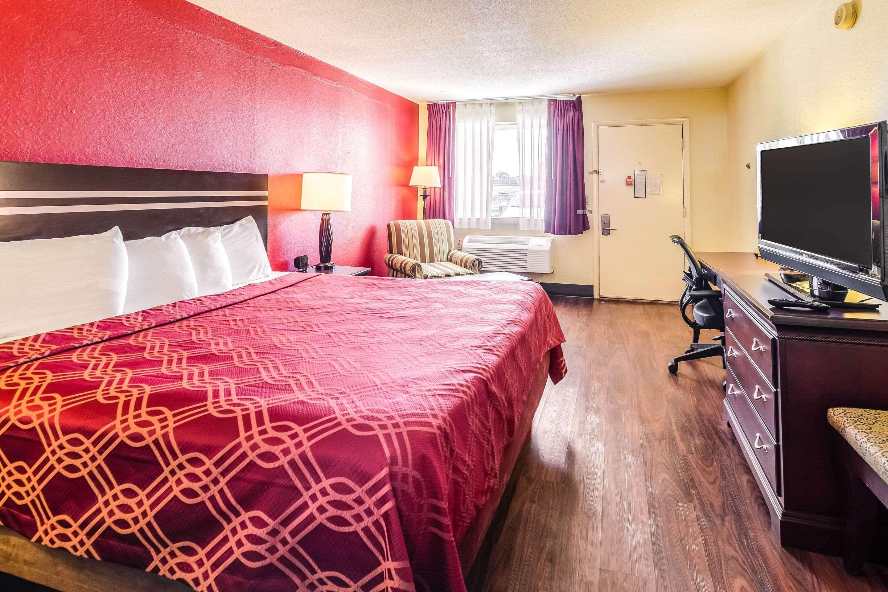 Econo Lodge Christiansburg-Blacksburg I-81 Экстерьер фото