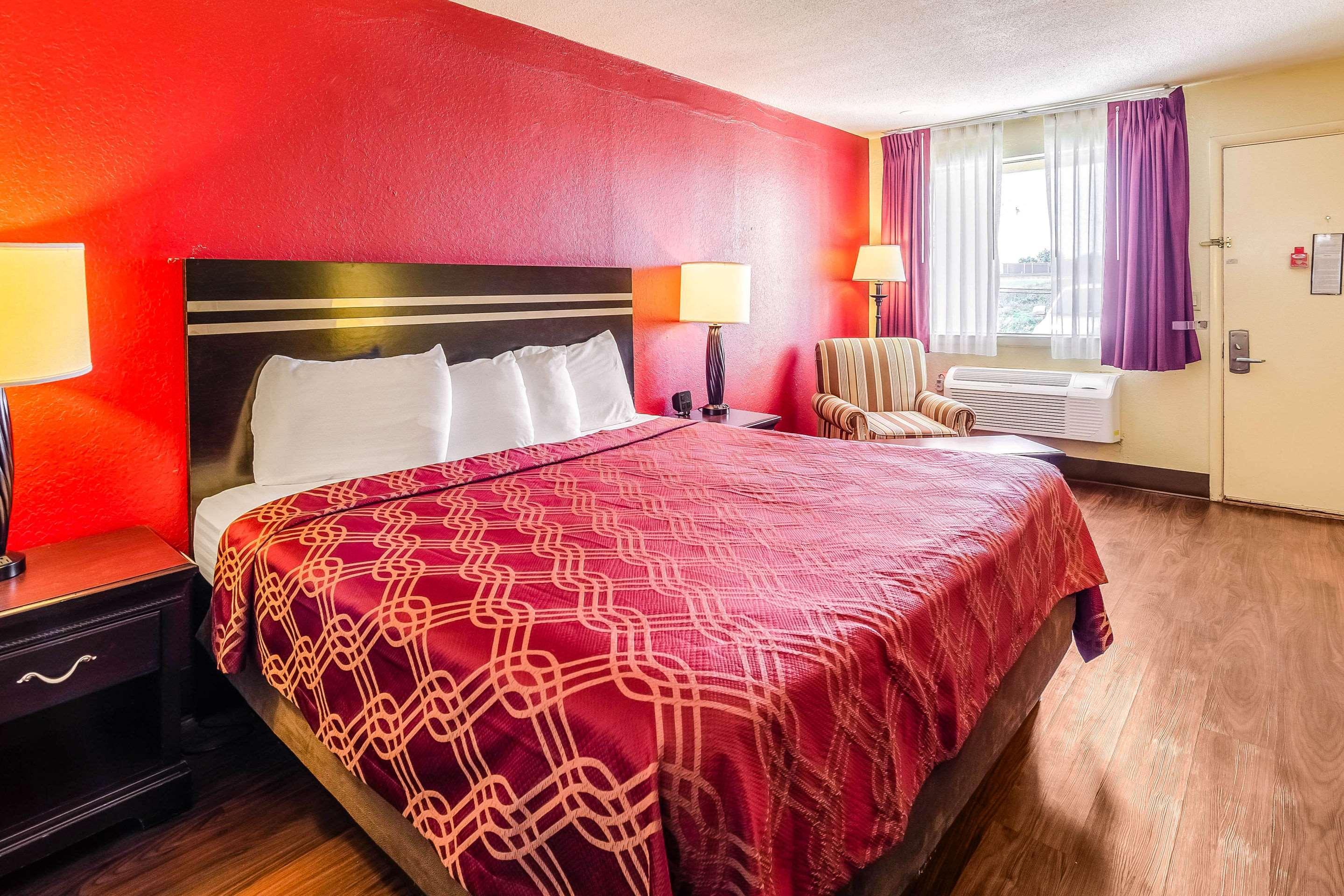 Econo Lodge Christiansburg-Blacksburg I-81 Экстерьер фото