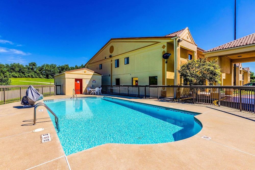 Econo Lodge Christiansburg-Blacksburg I-81 Экстерьер фото