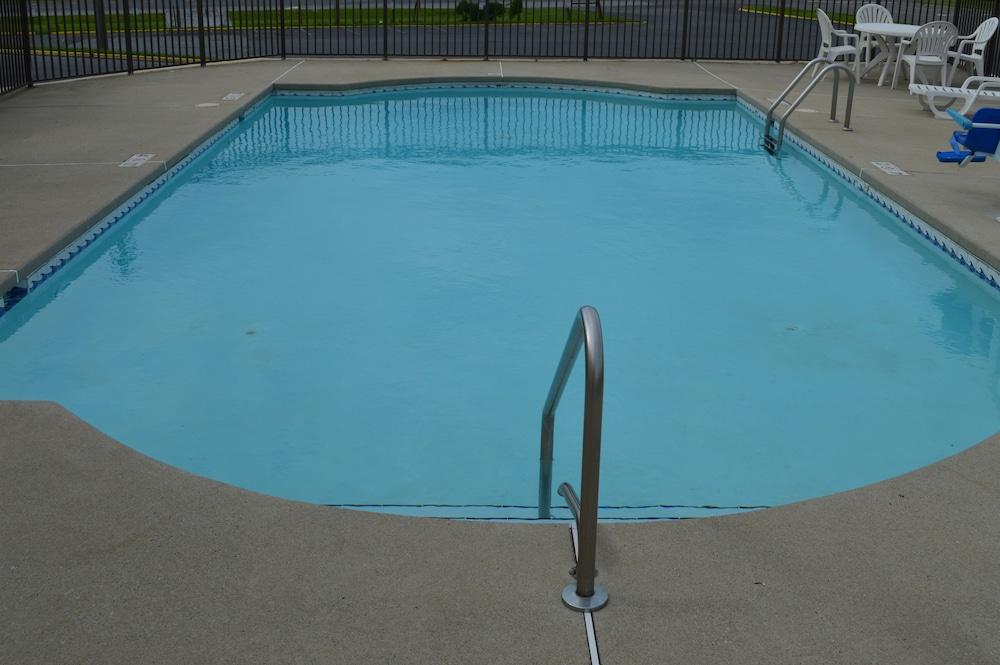 Econo Lodge Christiansburg-Blacksburg I-81 Экстерьер фото