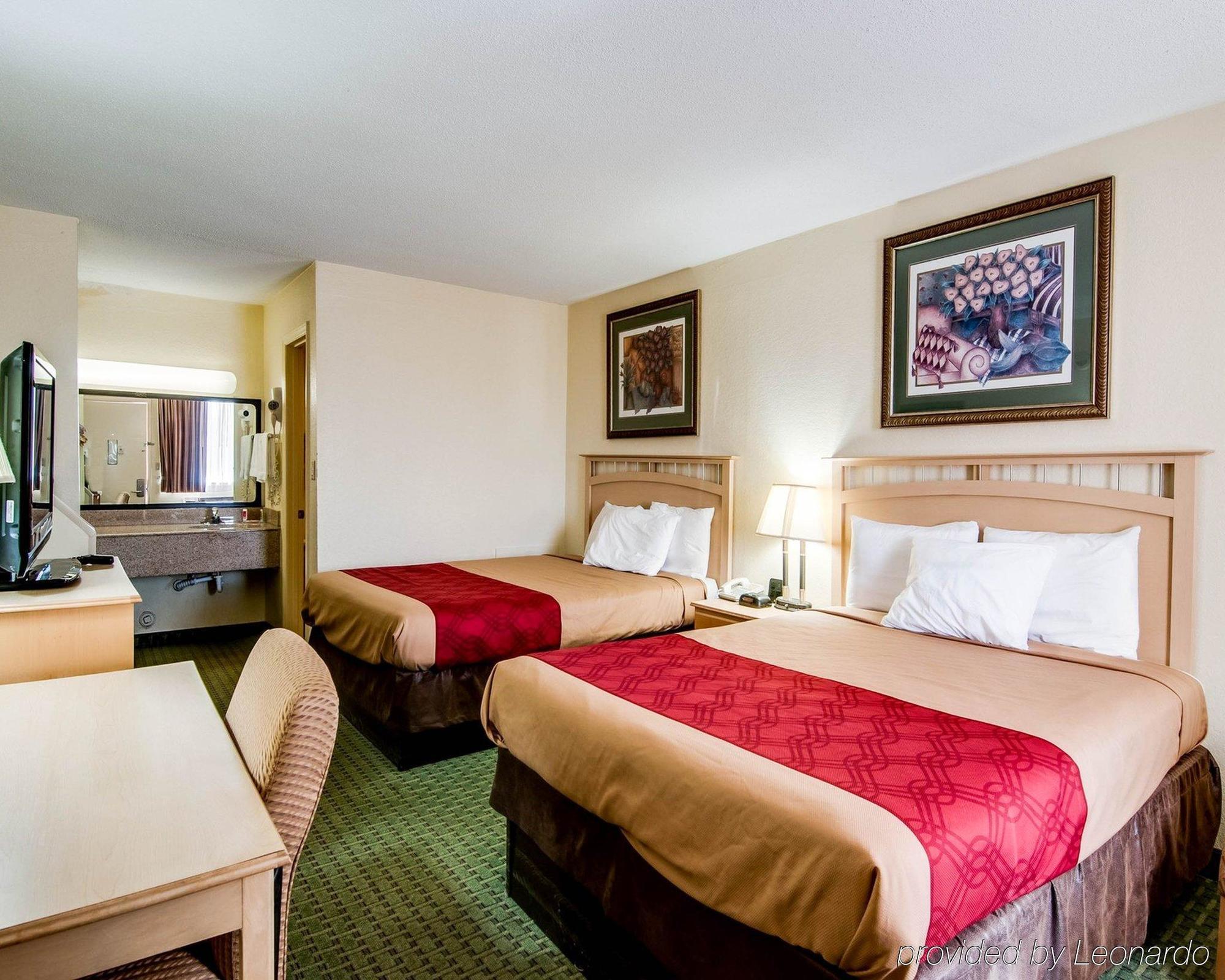 Econo Lodge Christiansburg-Blacksburg I-81 Экстерьер фото