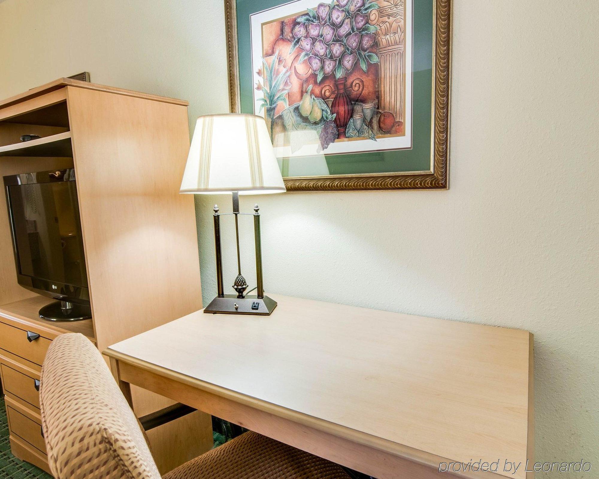 Econo Lodge Christiansburg-Blacksburg I-81 Экстерьер фото