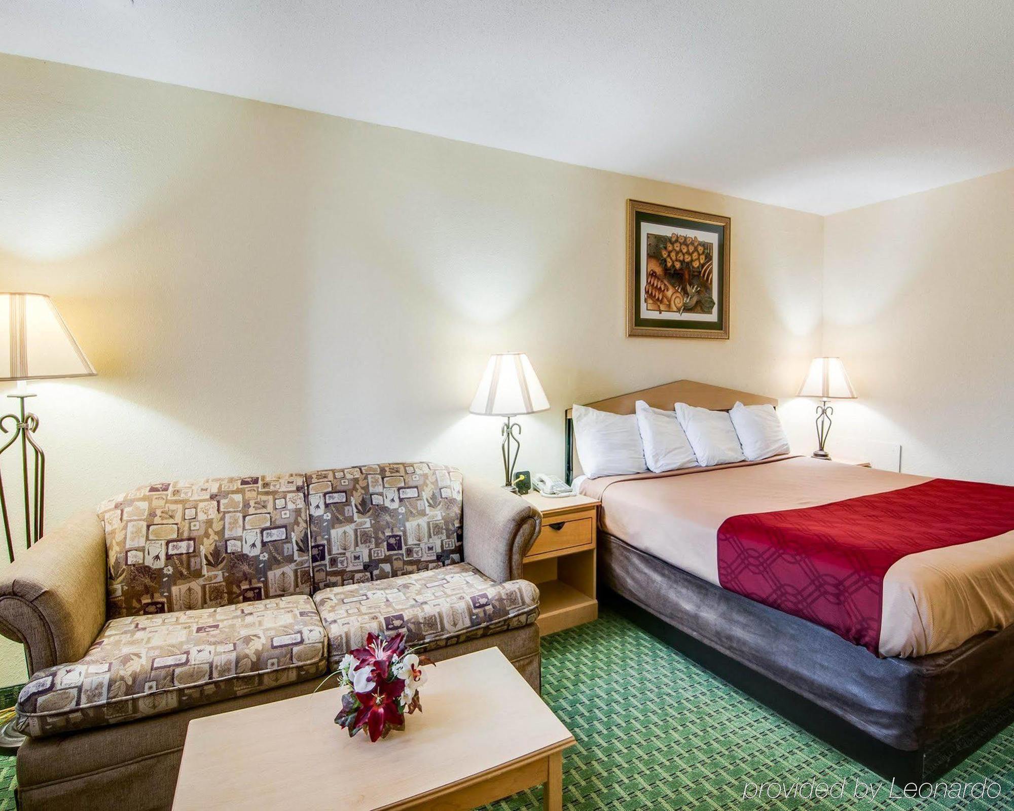Econo Lodge Christiansburg-Blacksburg I-81 Экстерьер фото
