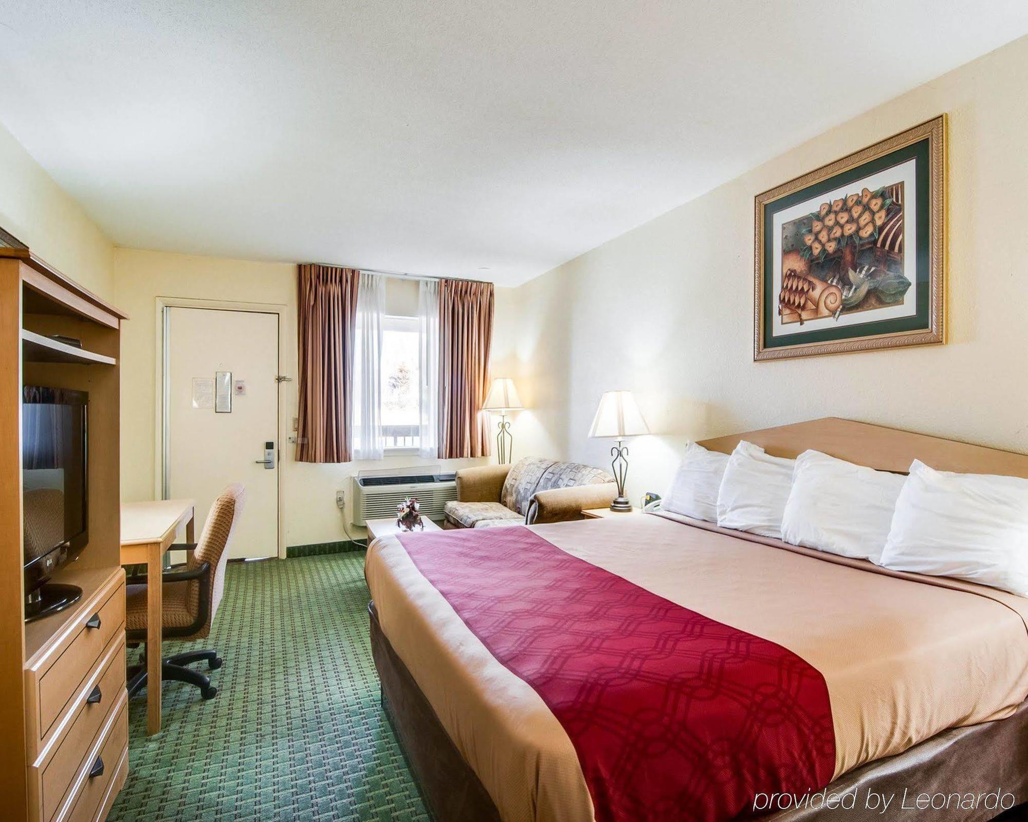 Econo Lodge Christiansburg-Blacksburg I-81 Экстерьер фото