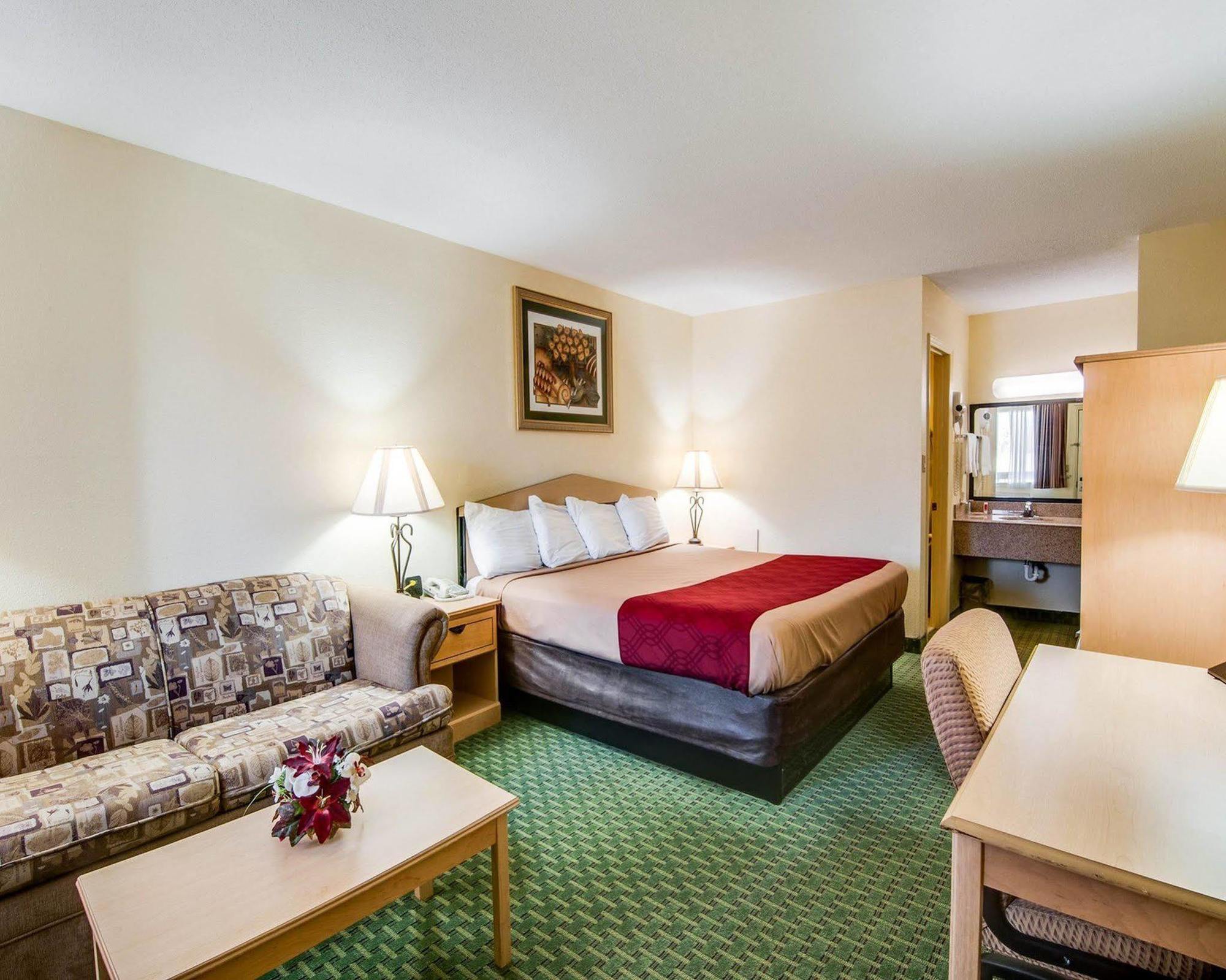 Econo Lodge Christiansburg-Blacksburg I-81 Экстерьер фото